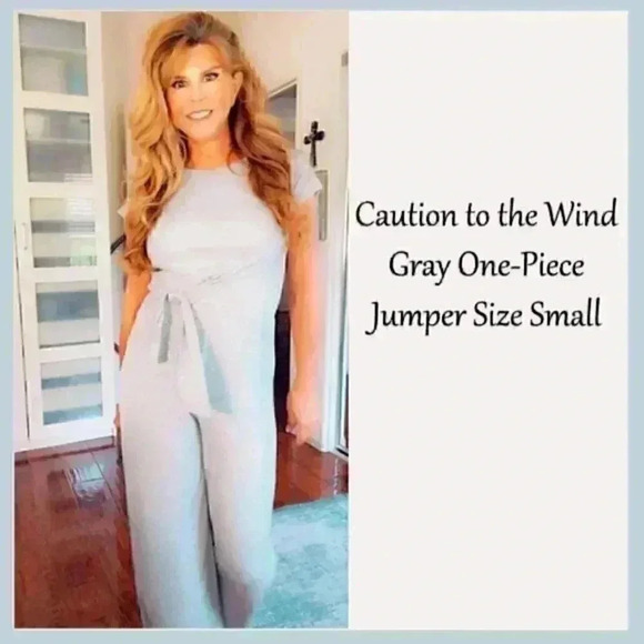🔥 Adorable One-Piece Jumpsuit by Caution to the Wind – Size Small 🔥 - Picture 1 of 6